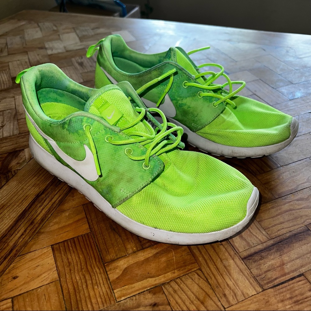Nike Womens Roshe One electric green White Running Shoes Size US womens 9.5 - Picture 6 of 6